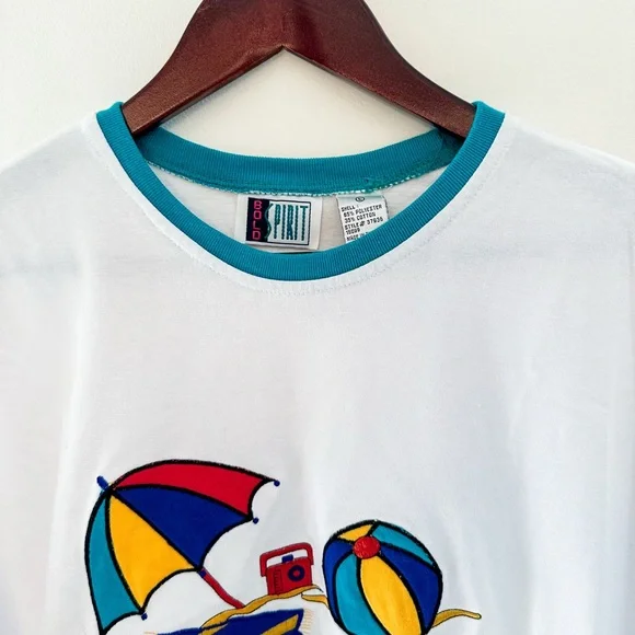 Vintage Colorful Beach Graphic T-Shirt - Picture 3 of 5